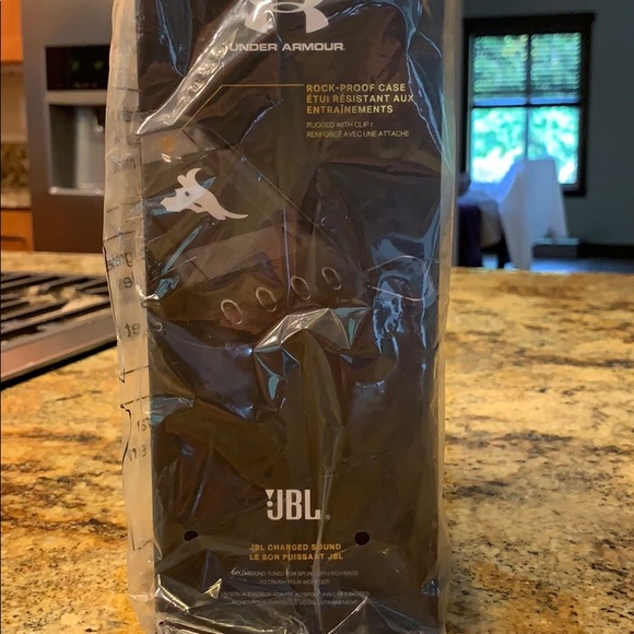 Project Rock Bluetooth Headphones - Picture 3 of 3